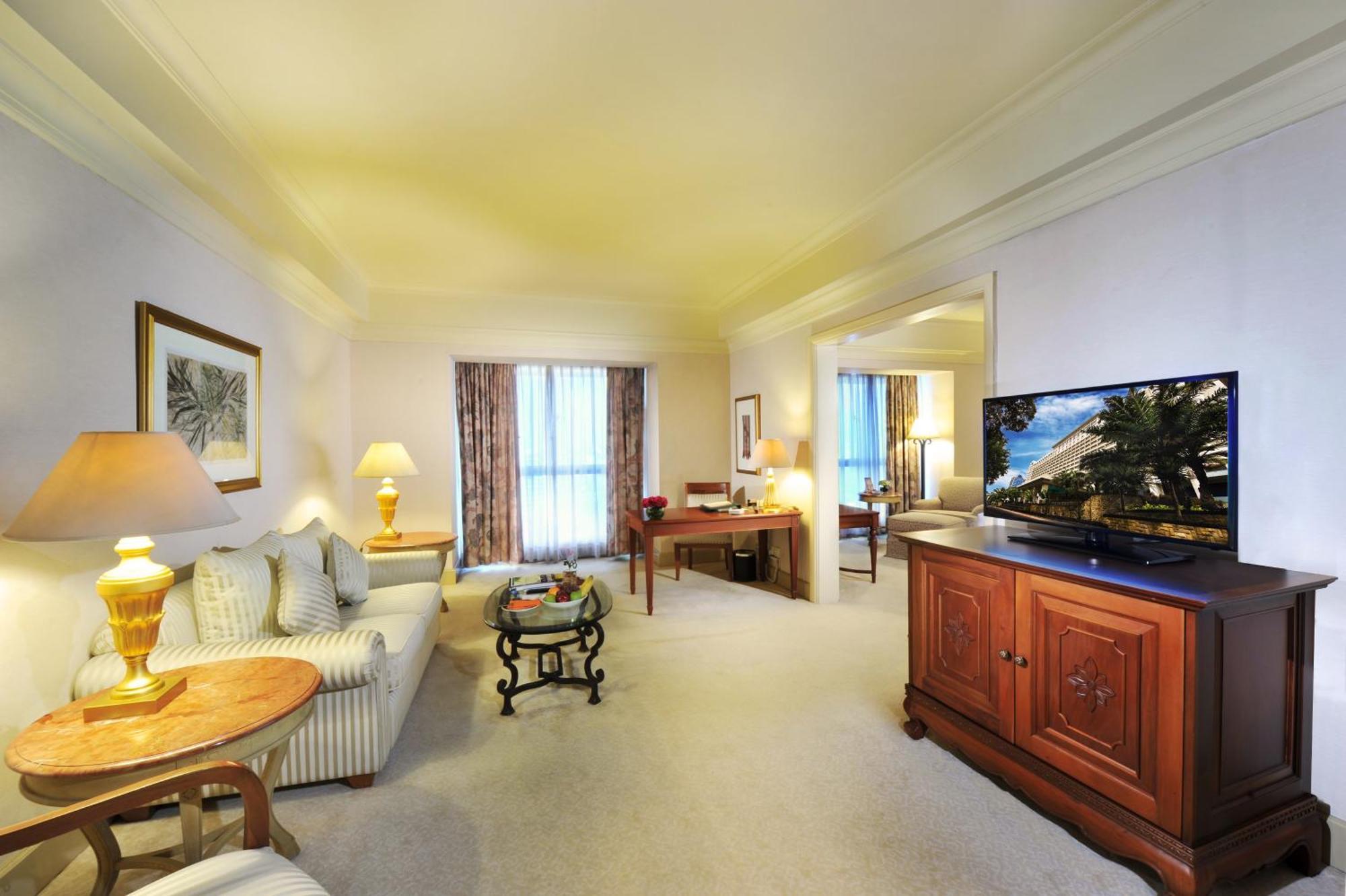Club Suite,691647339:JPEG